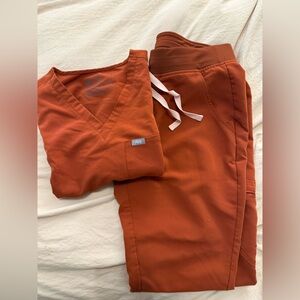 Women Zamora Jogger Scrub Pants & Women’s Catarina One Pocket Scrub Top Set